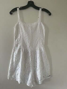Abercrombie White Floral Lace Romper Medium Coquette Coastal Summer Feminine